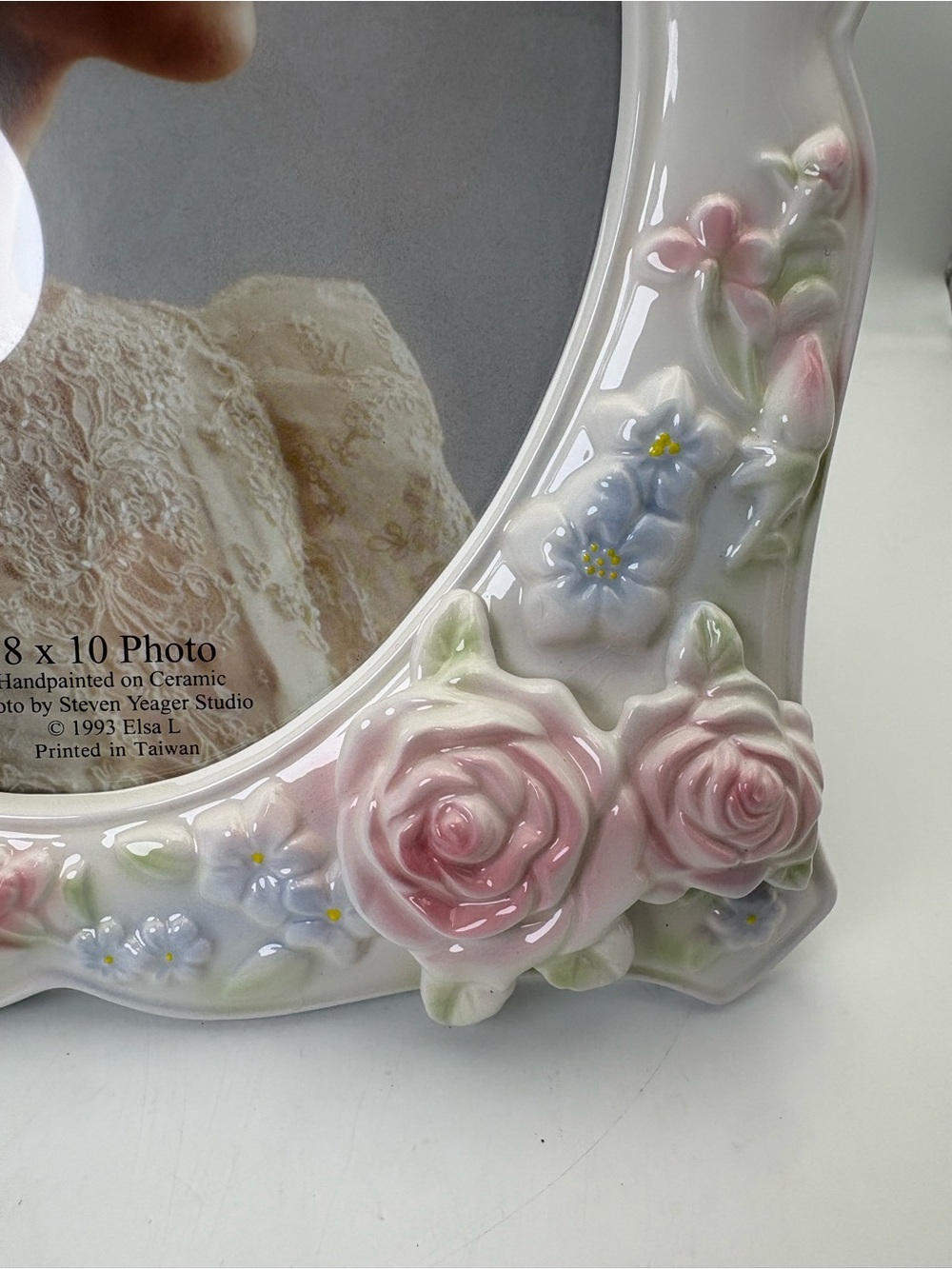 Gorgeous Vintage ELSA White Ceramic Picture Frame with Pink Rose Accents - 8x10 - Picture 9 of 13
